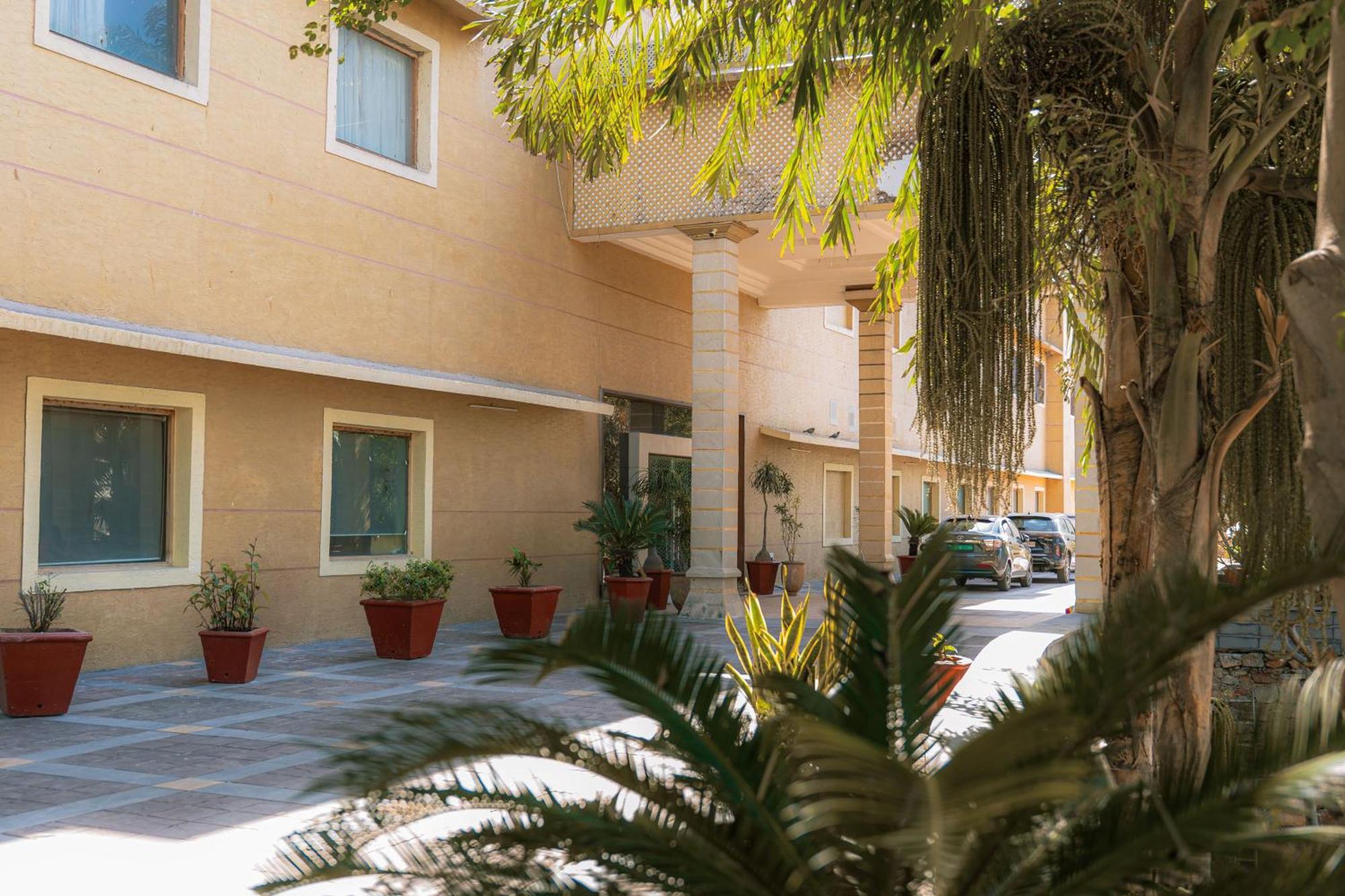 Hotel The Sky Imperial, Udaipur Exterior foto