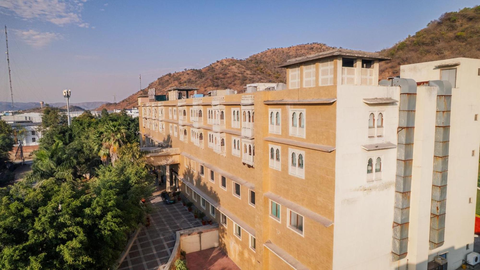 Hotel The Sky Imperial, Udaipur Exterior foto