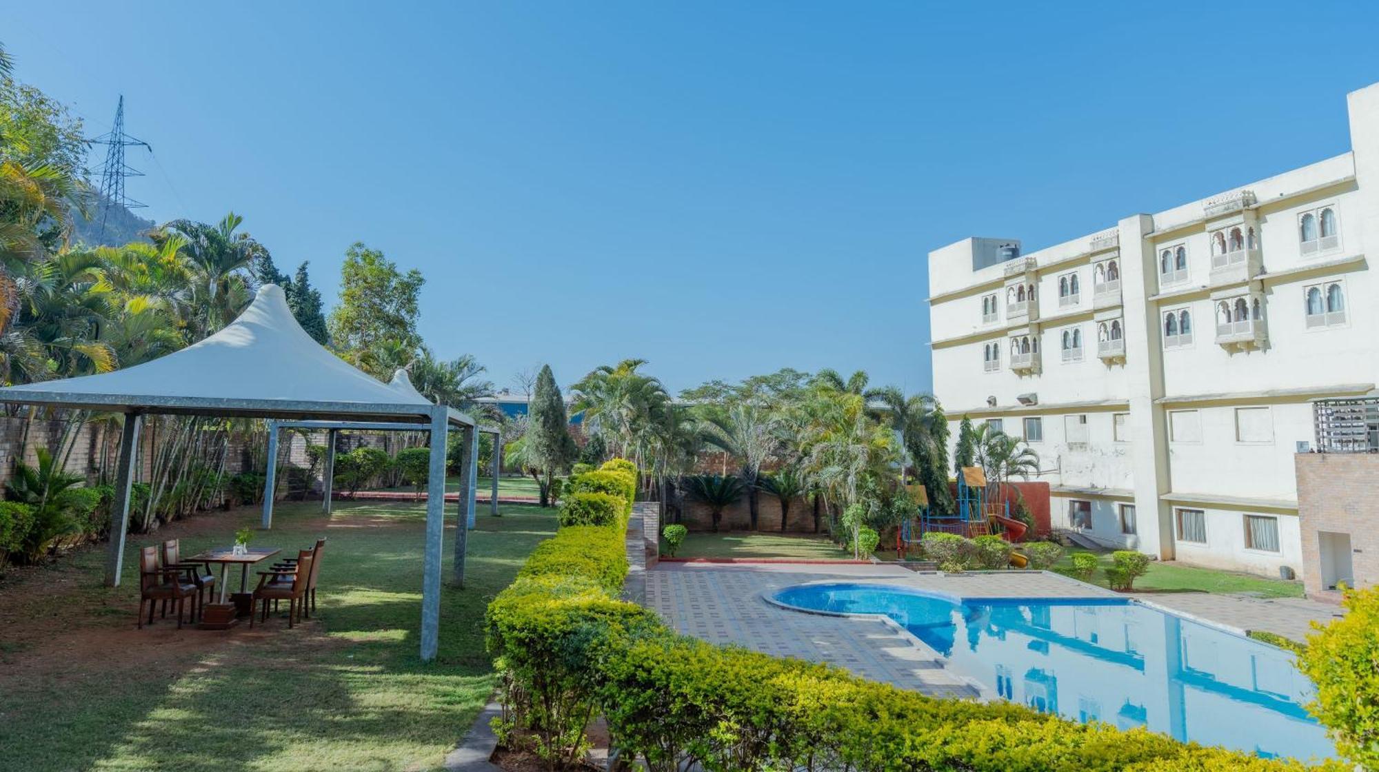 Hotel The Sky Imperial, Udaipur Exterior foto