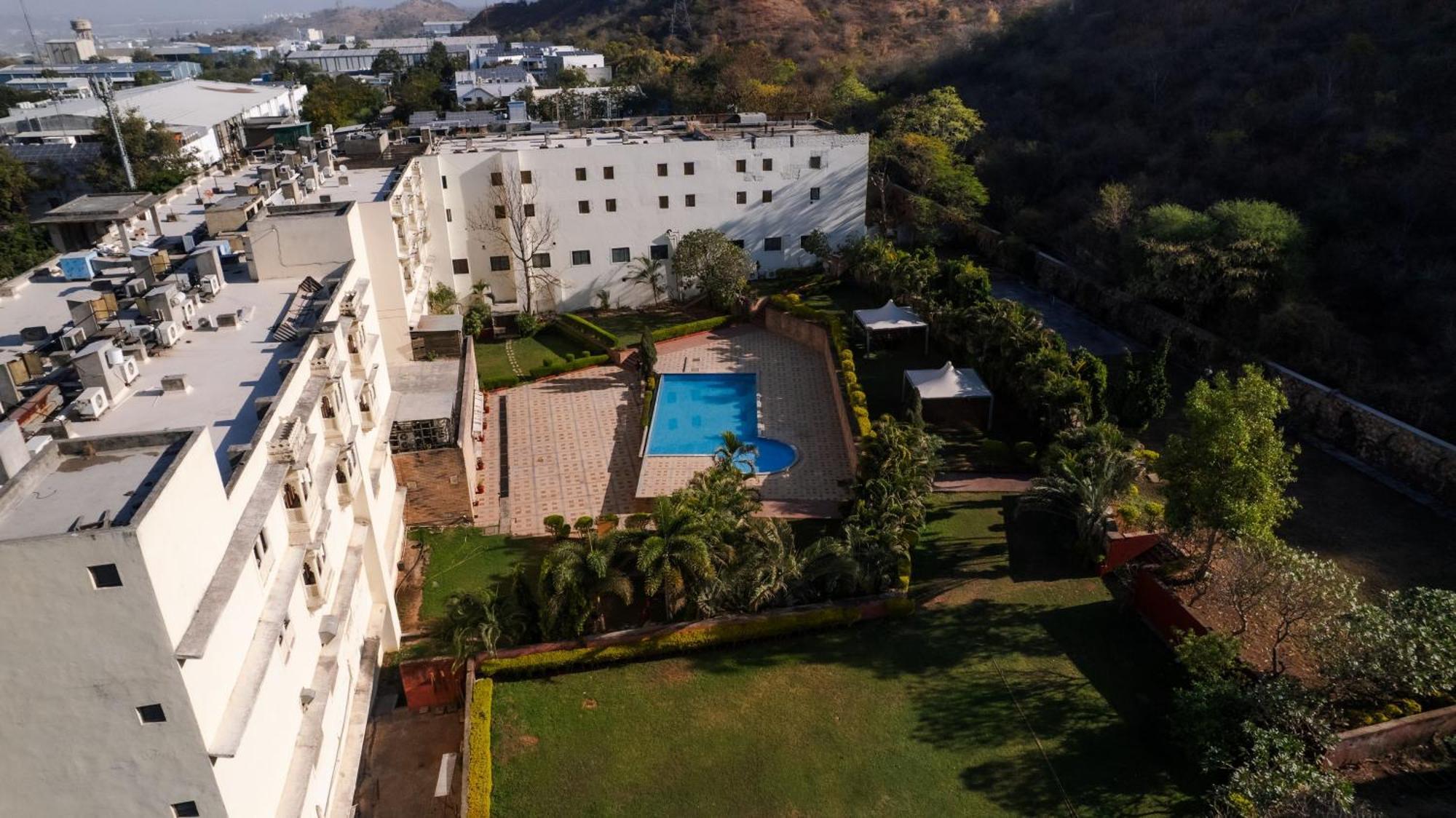 Hotel The Sky Imperial, Udaipur Exterior foto