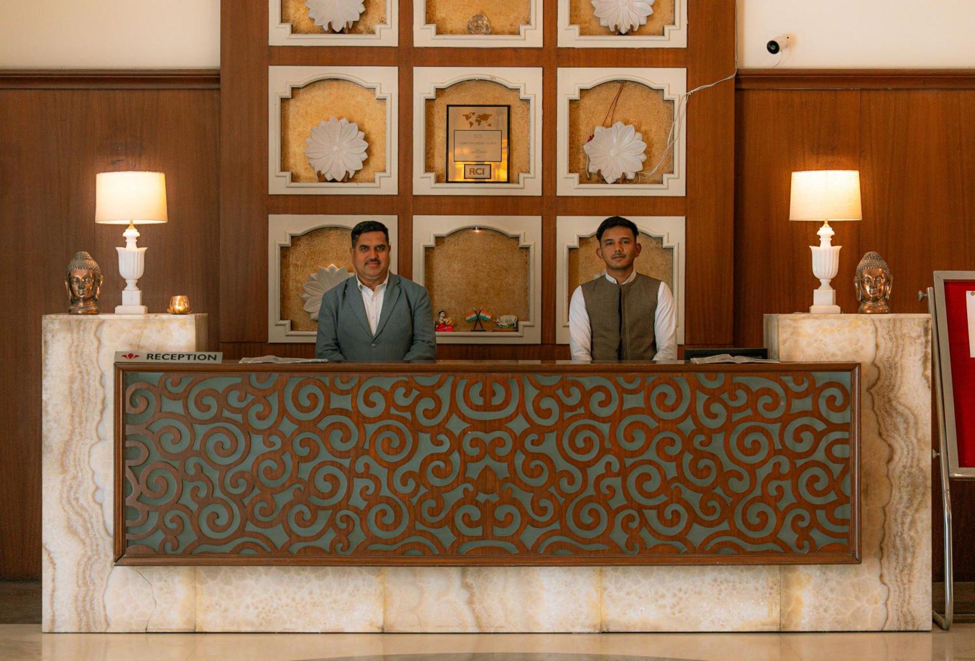 Hotel The Sky Imperial, Udaipur Exterior foto