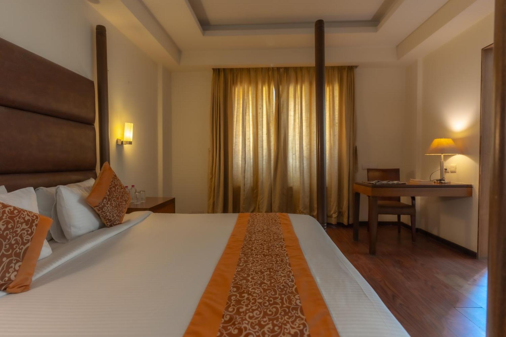 Hotel The Sky Imperial, Udaipur Exterior foto