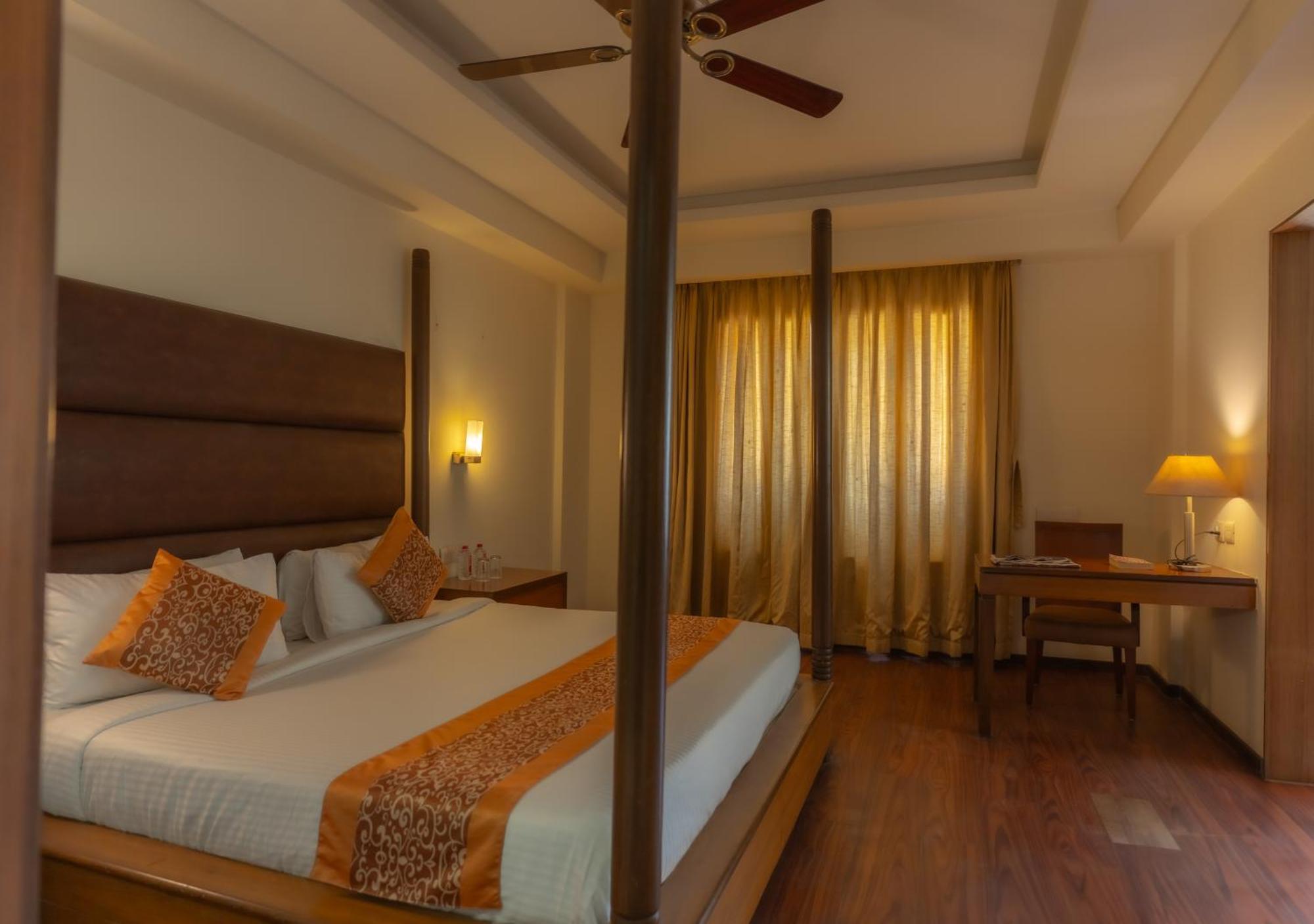 Hotel The Sky Imperial, Udaipur Exterior foto